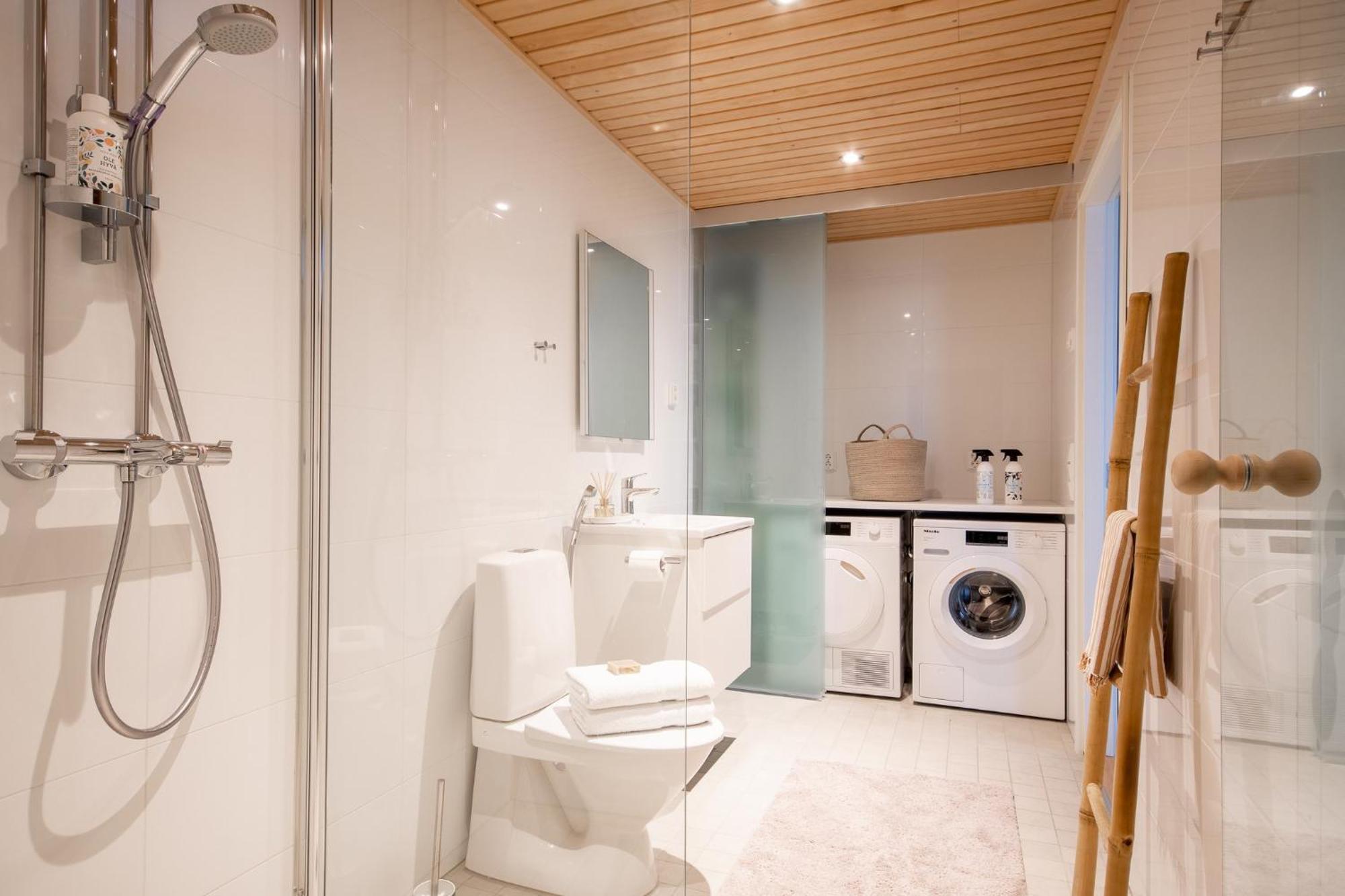 Luxury Penthouse With Stunning Sea Views & Private Sauna เฮลซิงกิ ภายนอก รูปภาพ